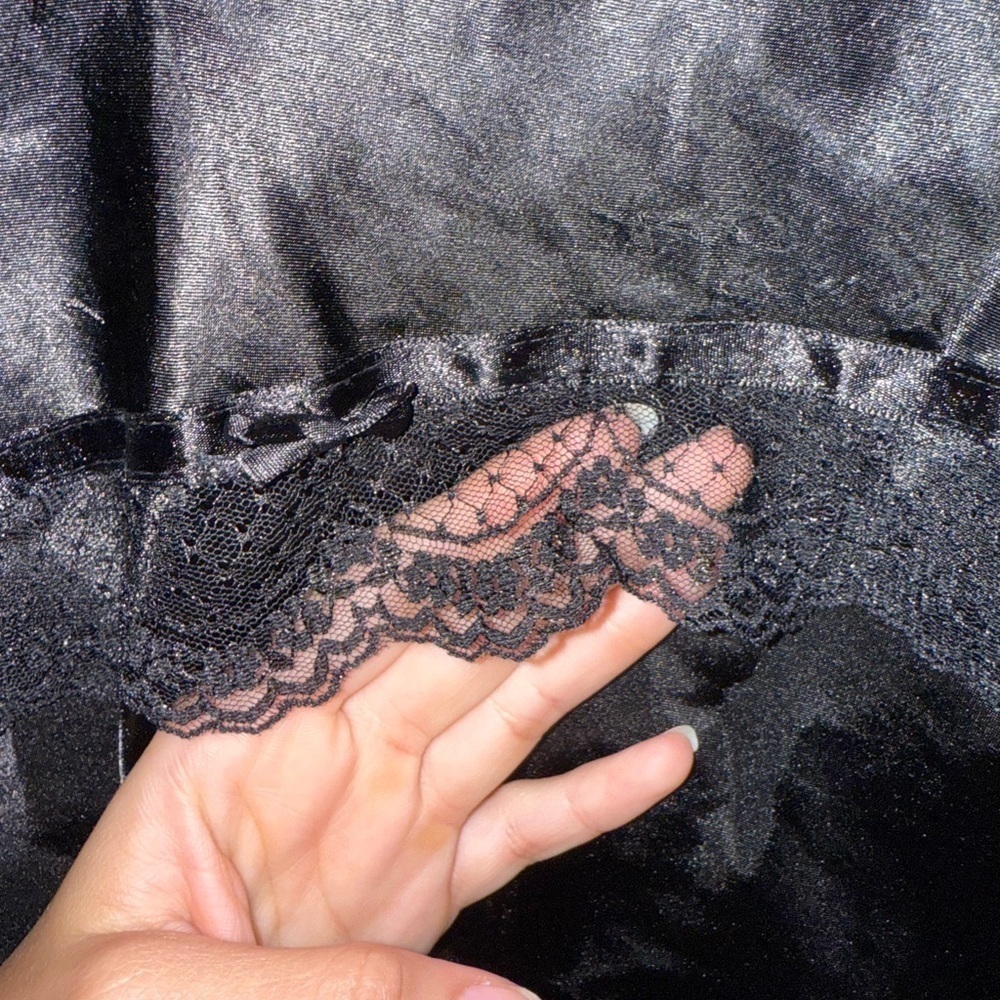 Le Moncy Black Satin Camisole Top - Picture 4 of 6